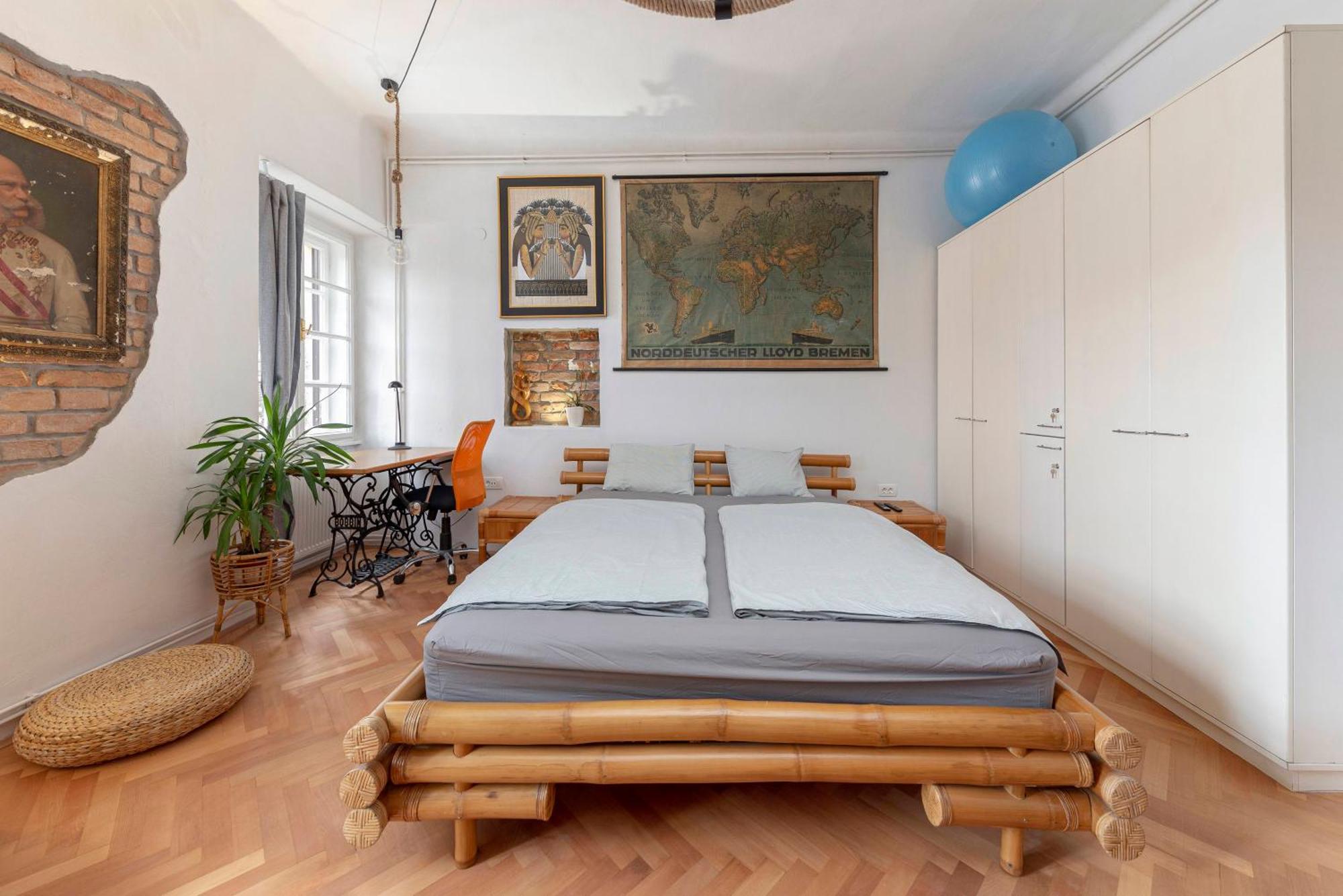 Historical Caserne Apartment Любляна Экстерьер фото