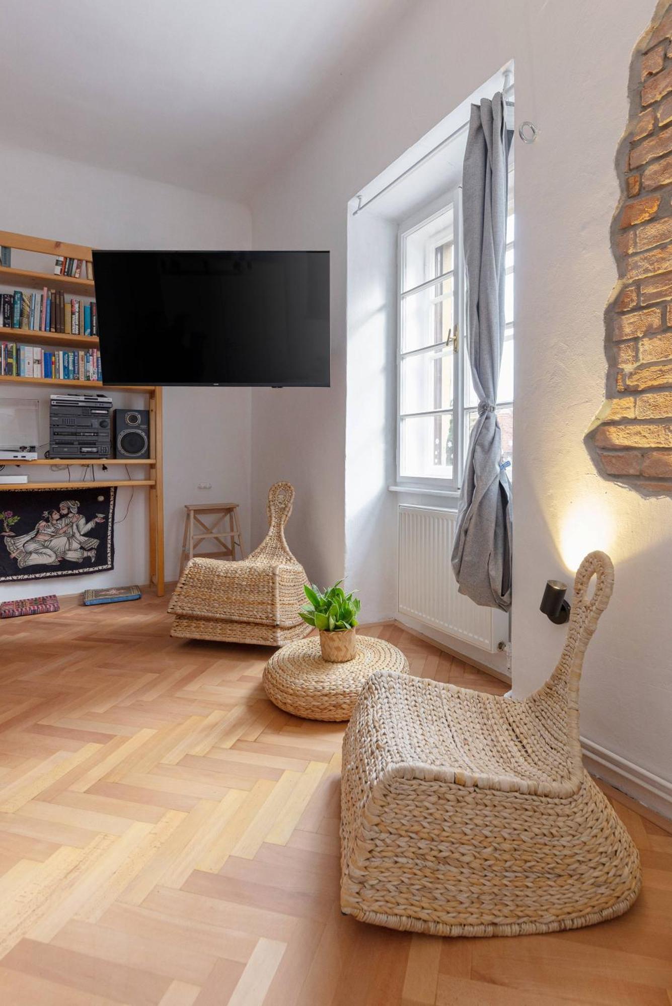 Historical Caserne Apartment Любляна Экстерьер фото